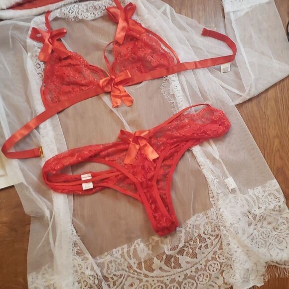 White Sheer Lace Robe and Panty Set - Picture 6 of 6